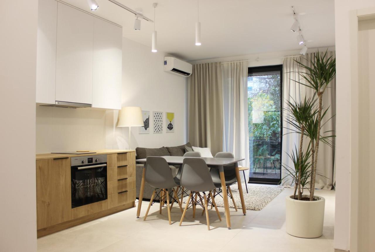Collective Urban Villa In Tirana Exterior photo